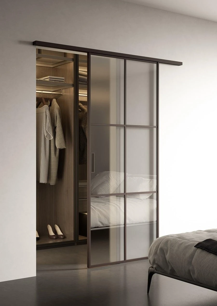 Factory TV3, Total brown, vetro Supersilver satinato chiaro.